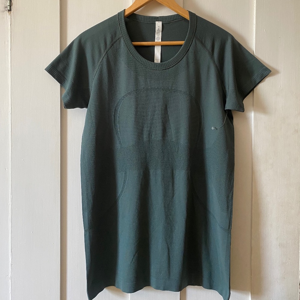 Never Worn Lululemon Swiftly Tech Short Sleeve Crew
